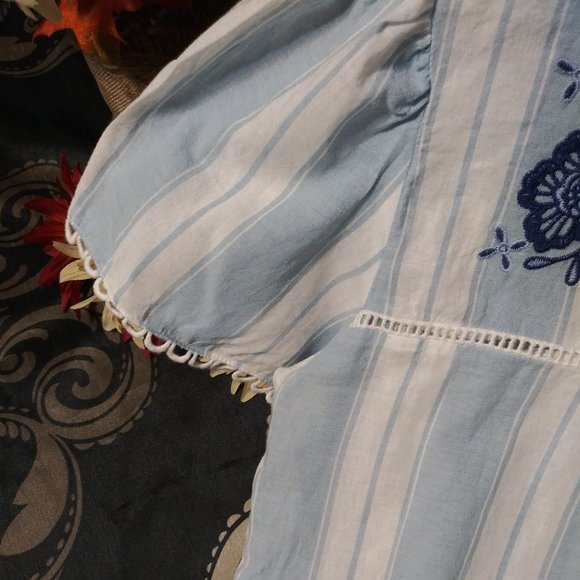 631 Size Large Blu Pepper Brand Tunic Top - Picture 2 of 4